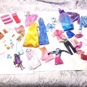Barbie clothes lot